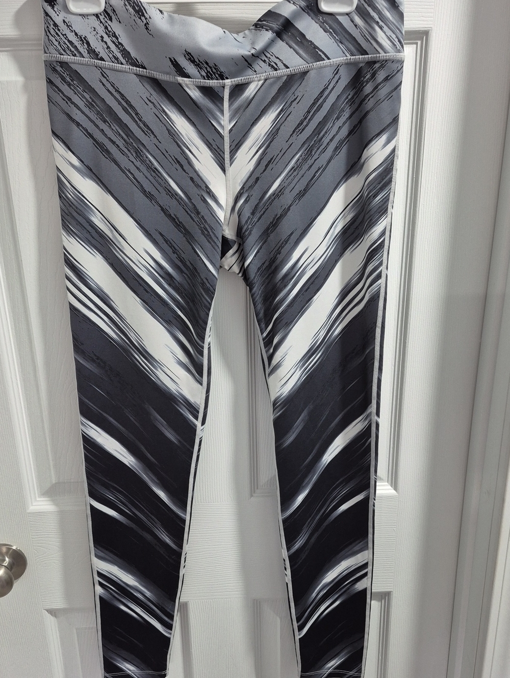 JoyLab Black & White Brushstroke Active Leggings